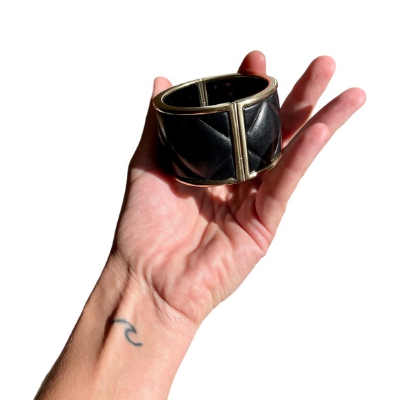 CHANEL Black Quilted Lambskin Leather Cuff Bracelet w/ Pin Side Closure - Picture 11 of 14